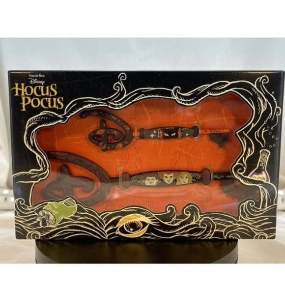 Disney Other - New in Box Hocus Pocus Collectible Key Set